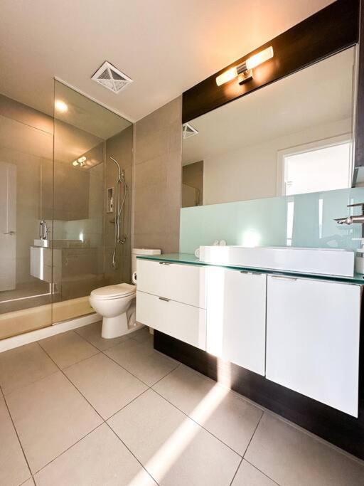 Elegant Suites - City Views, Lake View, Free Parking Toronto Zewnętrze zdjęcie