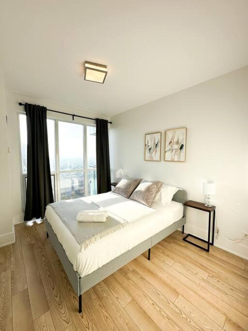 Elegant Suites - City Views, Lake View, Free Parking Toronto Zewnętrze zdjęcie