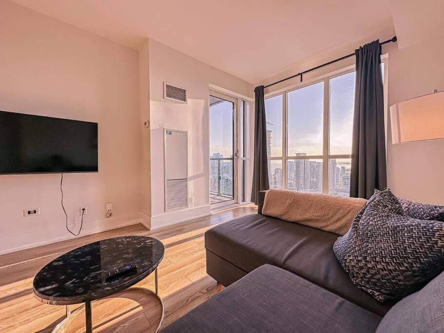 Elegant Suites - City Views, Lake View, Free Parking Toronto Zewnętrze zdjęcie