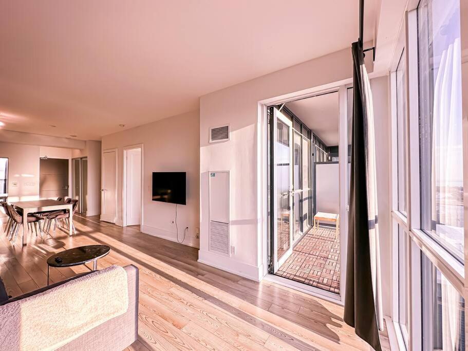 Elegant Suites - City Views, Lake View, Free Parking Toronto Zewnętrze zdjęcie